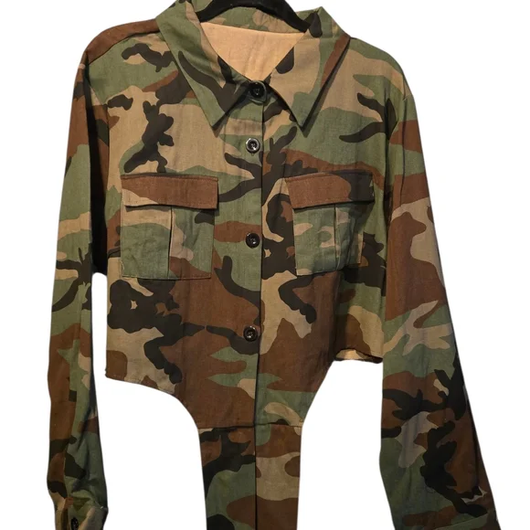 Camouflage Crop Top with Tie Front - Picture 2 of 4